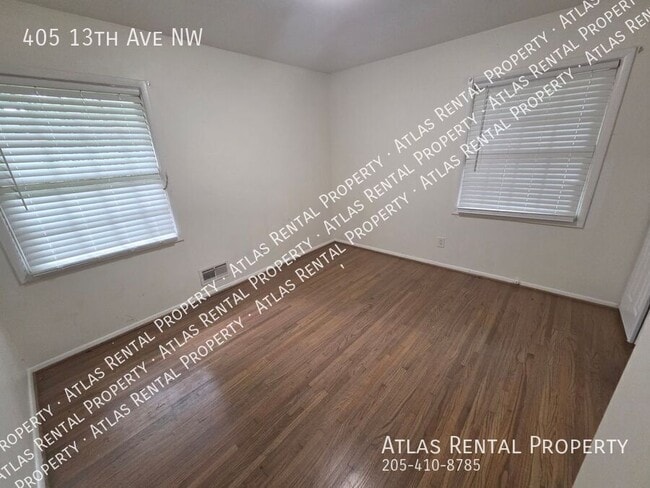 Building Photo - 405 13th Ave NW