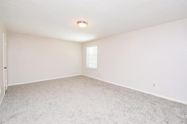 Building Photo - 2931 Jenny Dr