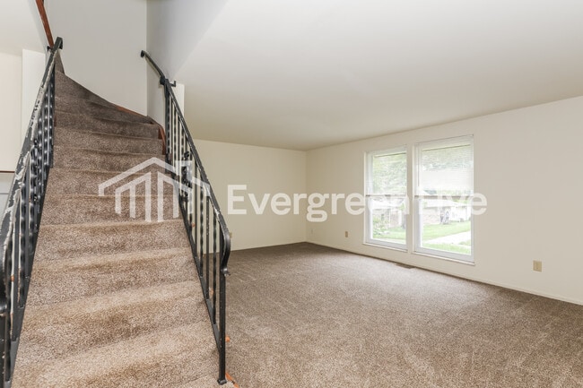 Building Photo - 5676 Troy Villa Blvd