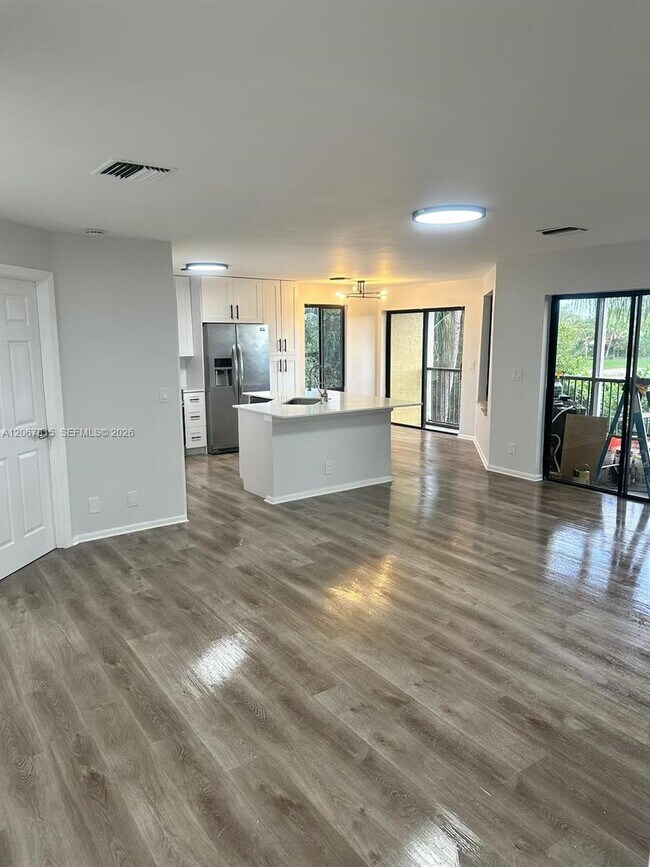 Building Photo - 8962 NW 40th St