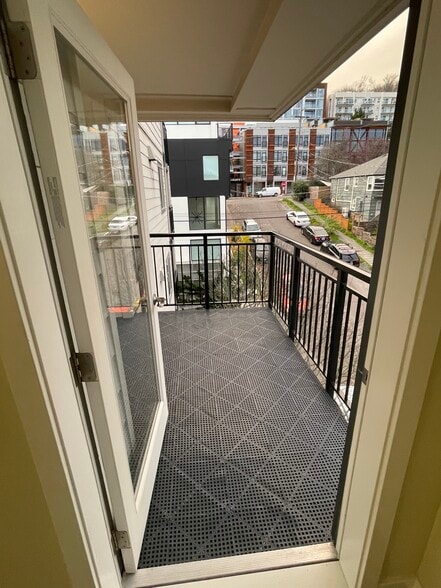 Building Photo - 769 Hayes St