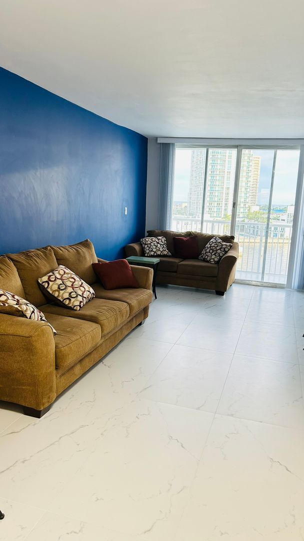 Building Photo - Stunning Waterfront One-Bedroom Apartment with Spectacular Views!