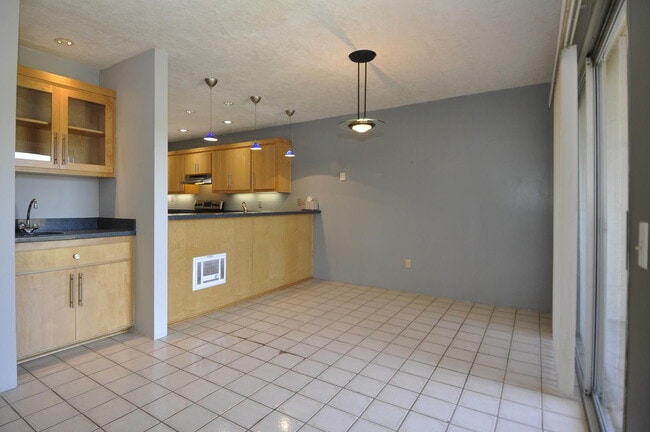Building Photo - 4022 Layang Layang Cir
