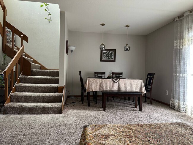 Building Photo - 1174 Hidden Ridge Rd