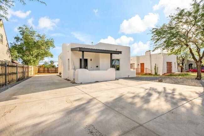 Building Photo - Sam Hughes New Home - Available for PRELEASE 2026!