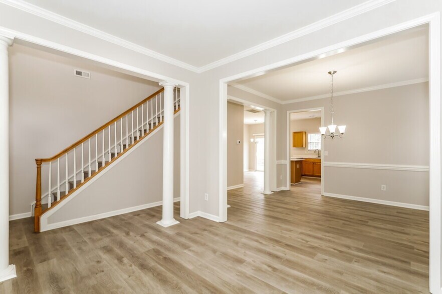 Building Photo - 12827 Winget Rd