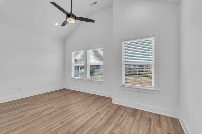 Building Photo - Modern Living in West Nashville