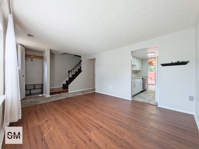 Building Photo - 14505 Farmcrest Pl