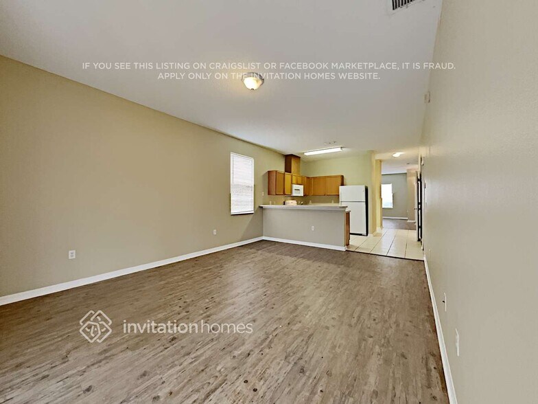 Building Photo - 5731 Vista Linda Dr