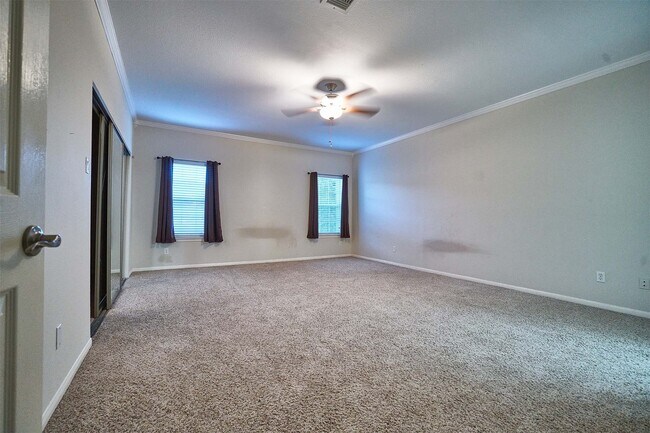 Building Photo - 2816 Holly Hall St