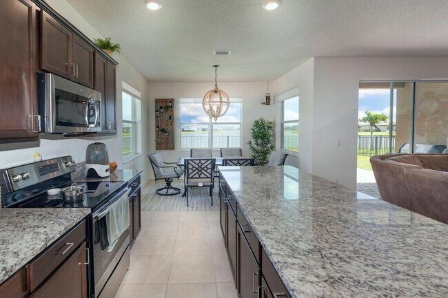 Building Photo - 8148 NW Greenbank Cir