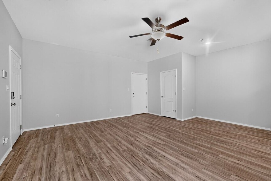 Building Photo - 1504 Gulfstream Dr SE