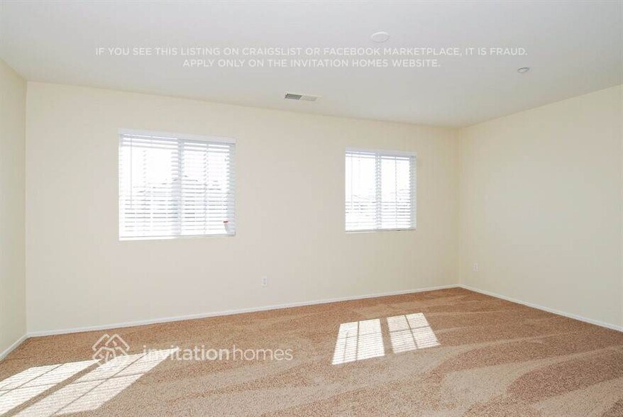 Building Photo - 15418 Rochelle St