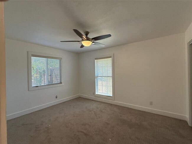 Building Photo - 5814 Gloucester Ln