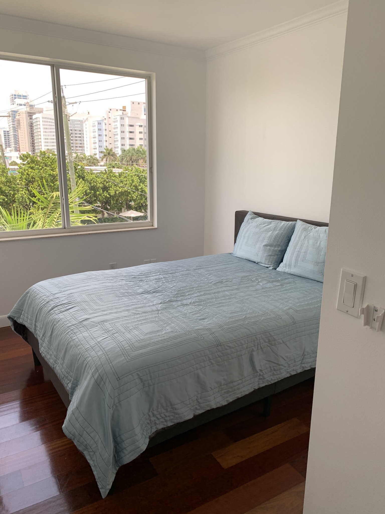 2nd bedroom with Queen - 6461 Indian Creek Dr