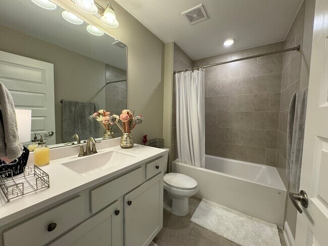 Building Photo - 486 Terra Vis Cir