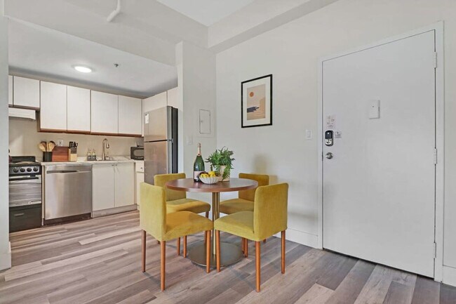 Building Photo - 1300 Collins Ave