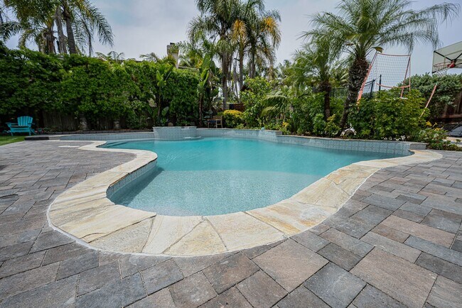 Building Photo - Resort-Style Encinitas Estate with Pool UNFURNISHED
