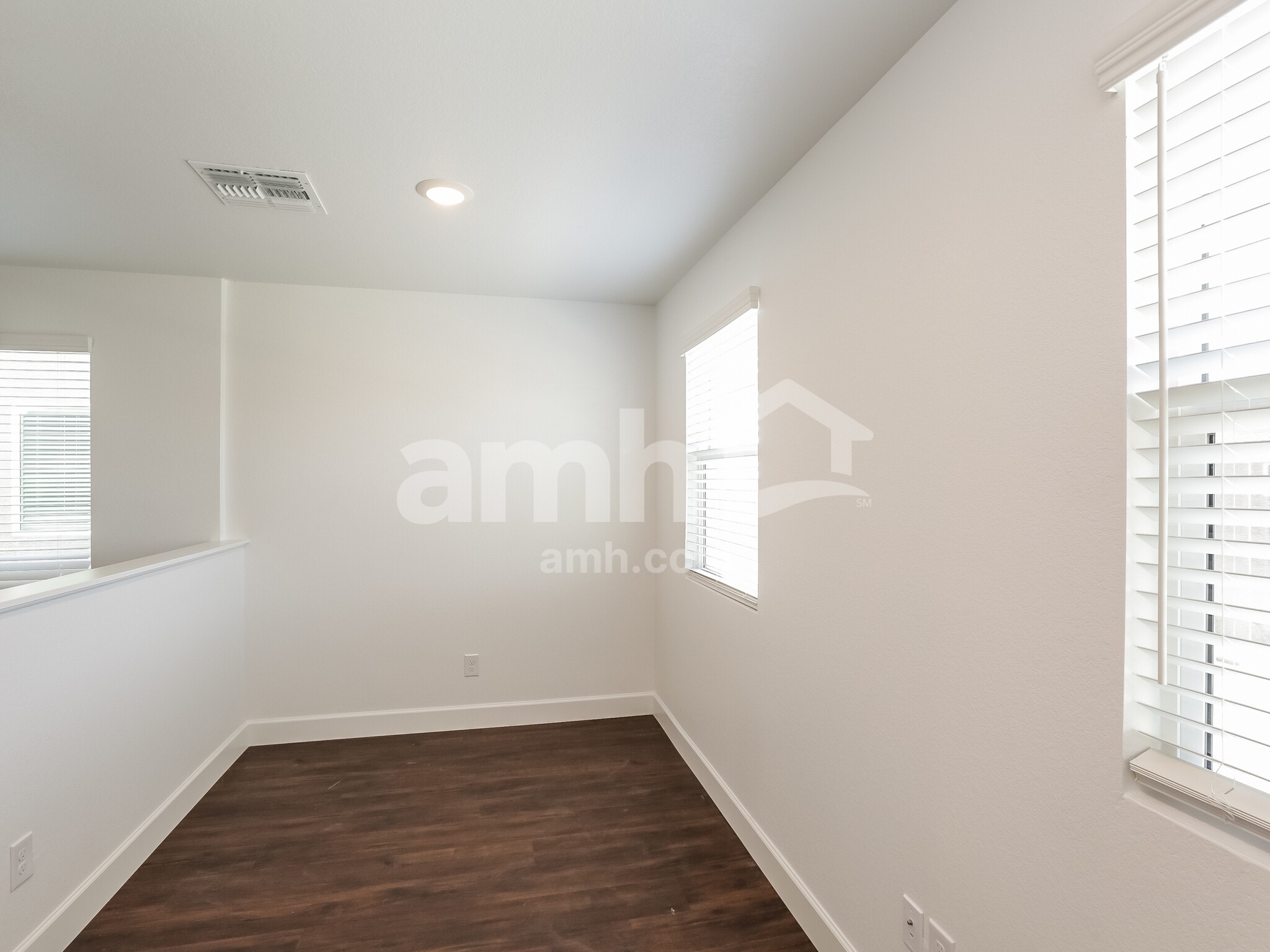 Building Photo - 8851 N 171st Dr