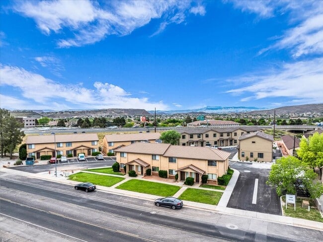 Building Photo - Brand New Townhome Near Utah Tech