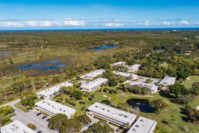 Building Photo - 18081 SE Country Club Dr