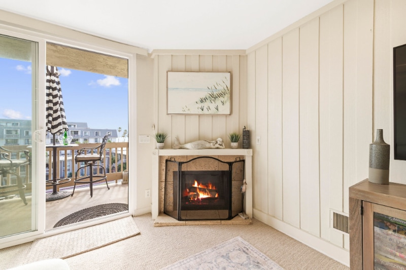 Building Photo - 999 N Pacific St