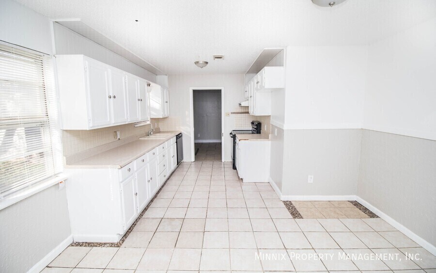 Building Photo - 4825 53rd St