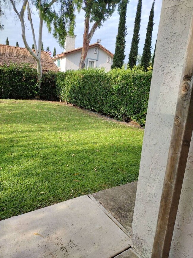 Building Photo - Beautiful 4BR/3 Full BA single family home with large yard