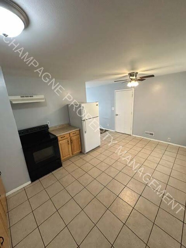 Building Photo - Single Family Home in Ruskin - All Voucher...