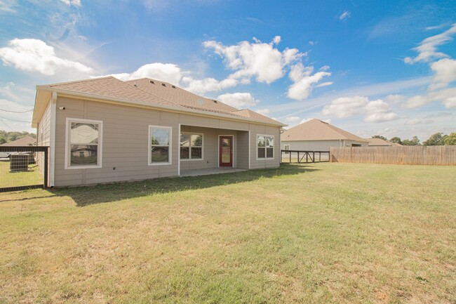 Building Photo - 6 Eagle Nest Dr
