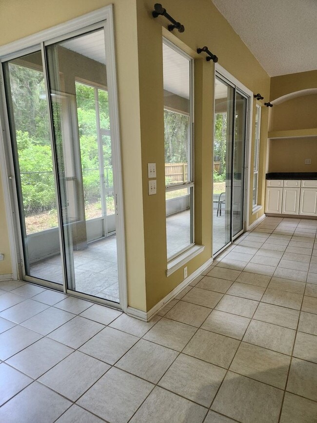 Building Photo - 96044 Caribbean Ct