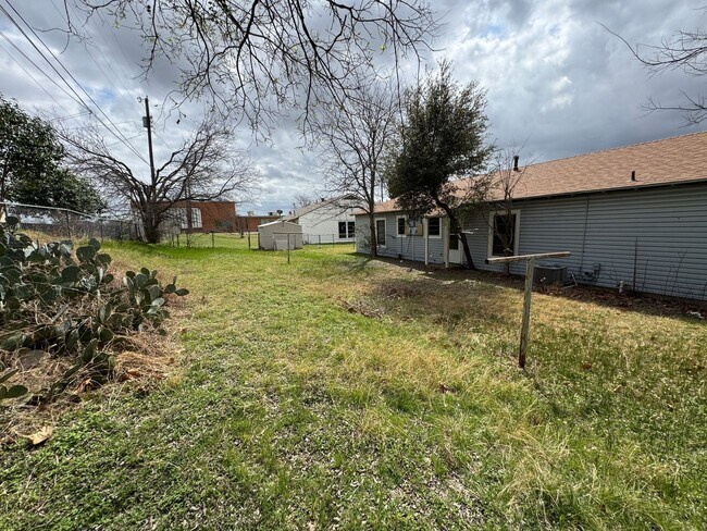 Building Photo - 2-Bedroom Duplex for Rent in Killeen