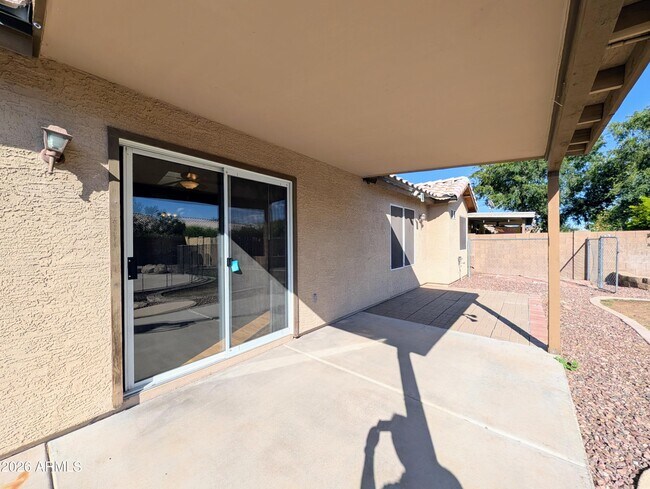 Building Photo - 8639 W Fullam St