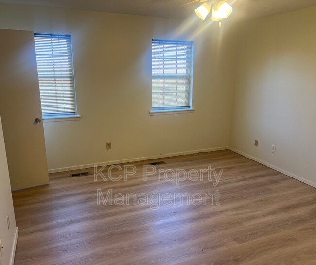 Building Photo - 2820 S O St