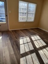 Building Photo - 1211 Boyer St