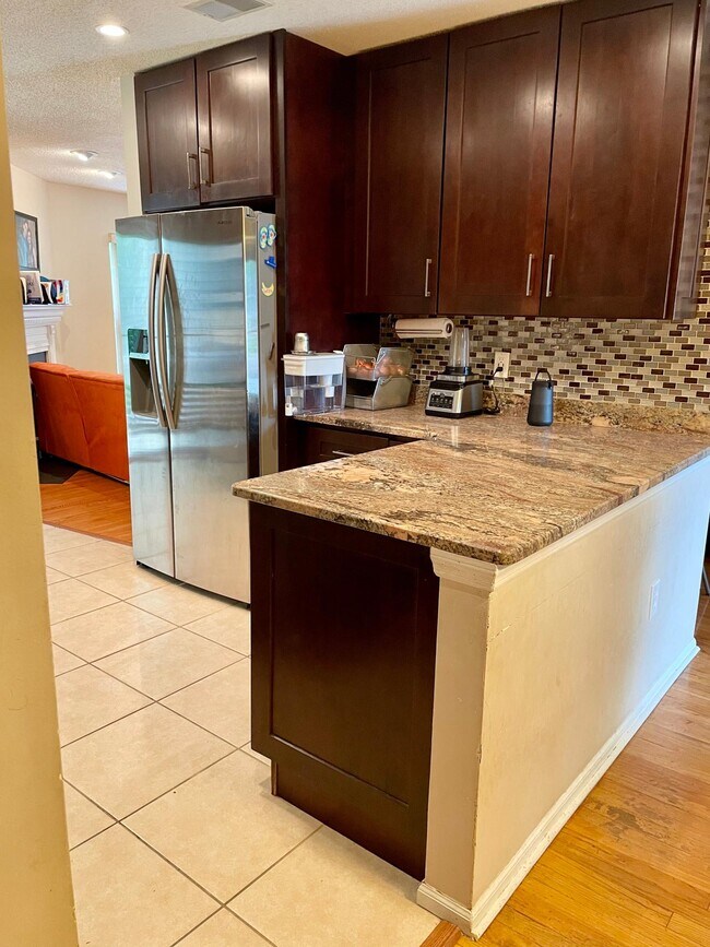 Building Photo - 102 Falcongate Dr