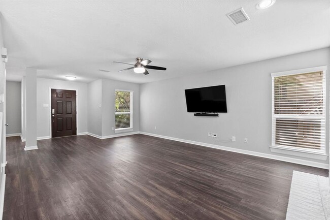 Building Photo - 231 E Golden Arrow Cir