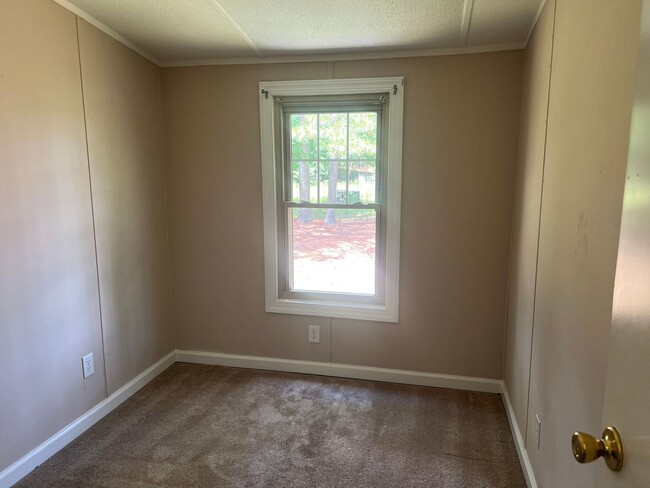 Building Photo - 3 Bedroom Singlewide Mobile Home