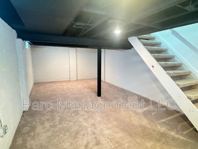 Building Photo - 3565 Phillips Ave