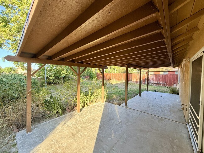 Building Photo - 4238 Brookside Dr