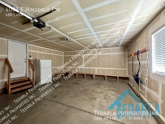 Building Photo - 4061 E Hinsdale Cir