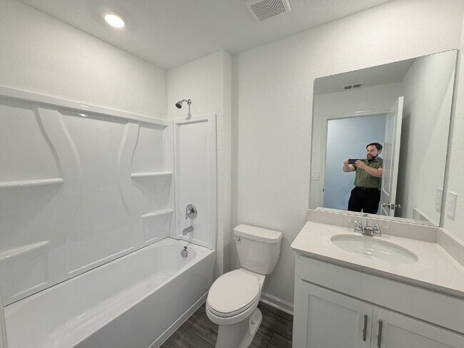Building Photo - Brand New Townhome in Tara Serena – Gaines...