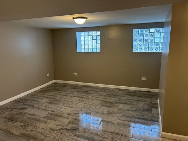 Building Photo - 1640 N Lamon Ave