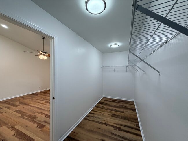 Building Photo - 431 Pine Lake Cir