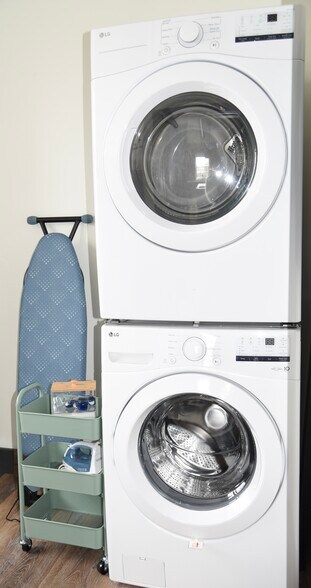 In unit washer and dryer - 101 W Broadway St