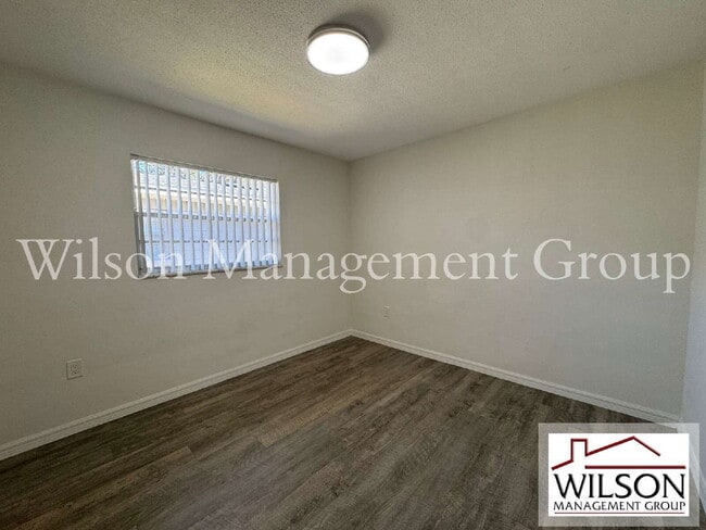 Building Photo - 629 Rugby St