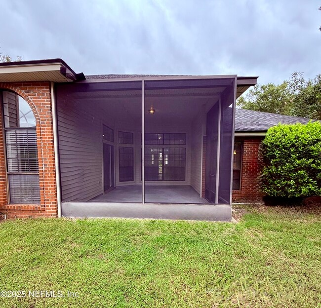 Building Photo - 13056 Clearbrook Ct