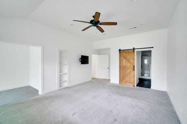 Building Photo - 3301 Yellowstone Dr