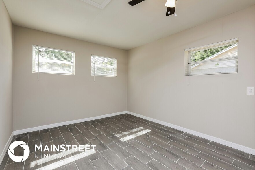 Building Photo - 913 Bethune Dr