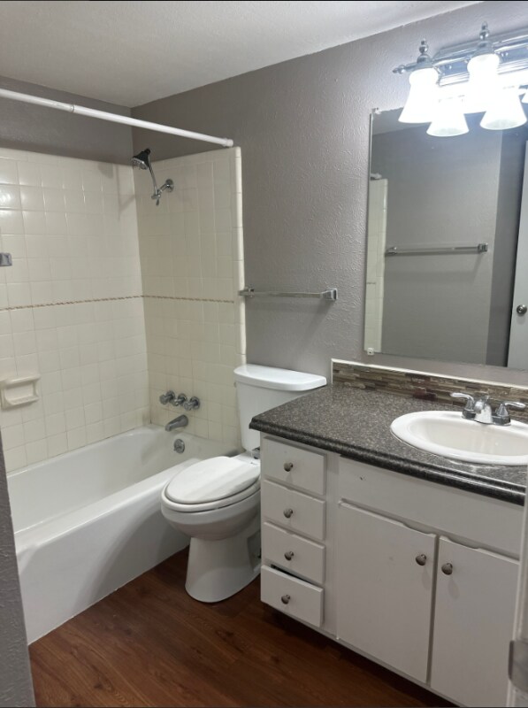 Building Photo - 2114 E Marshall Ave